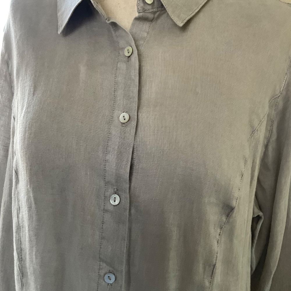 Tahari Gray Linen Blouse with Peplum Hemline, NWT, Size 1X - Picture 2 of 5